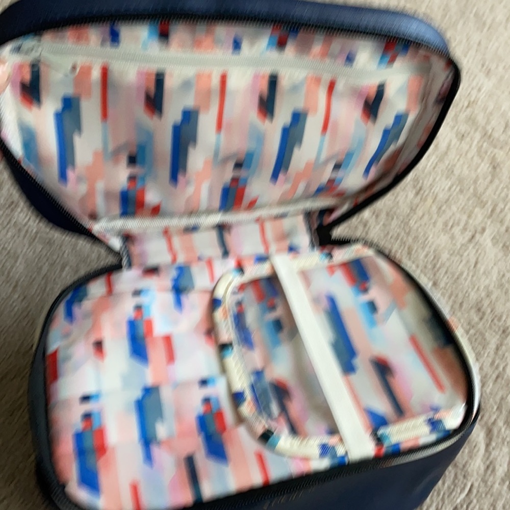 Travel make up bag - Picture 3 of 5